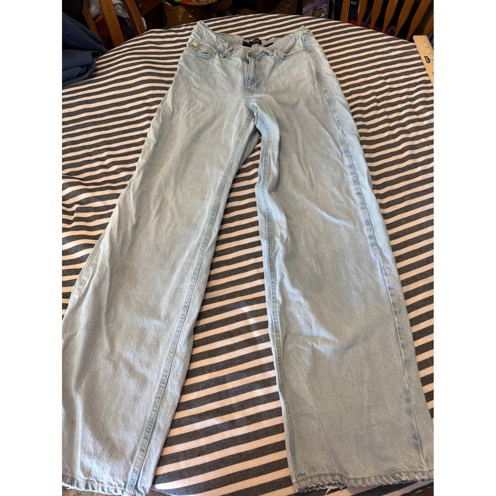 BDG Urban Outfitters Dipped V Flare Light‎ Wash Wide Leg Jeans Size 26 Blue